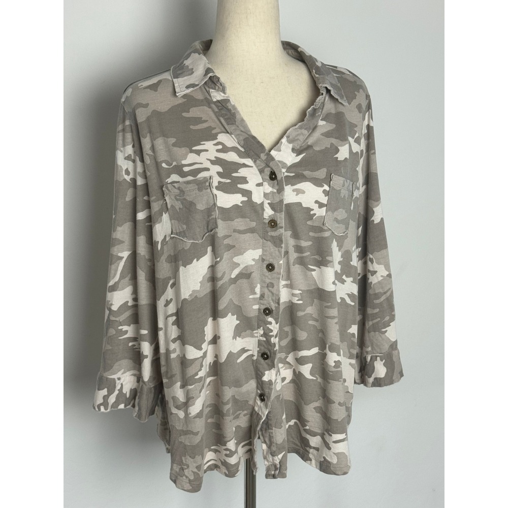 Caite Womens XL Camo Floral Embroidered Button Down Roll Tab Sleeve Shirt Grey - Picture 2 of 11